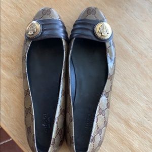 Authentic!! Beautiful Gucci flats